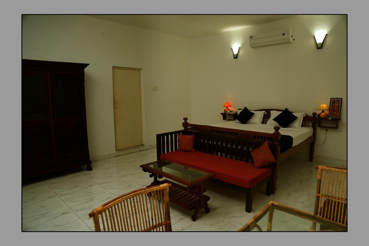 Le Capucin Hotel Pondicherry Exterior foto